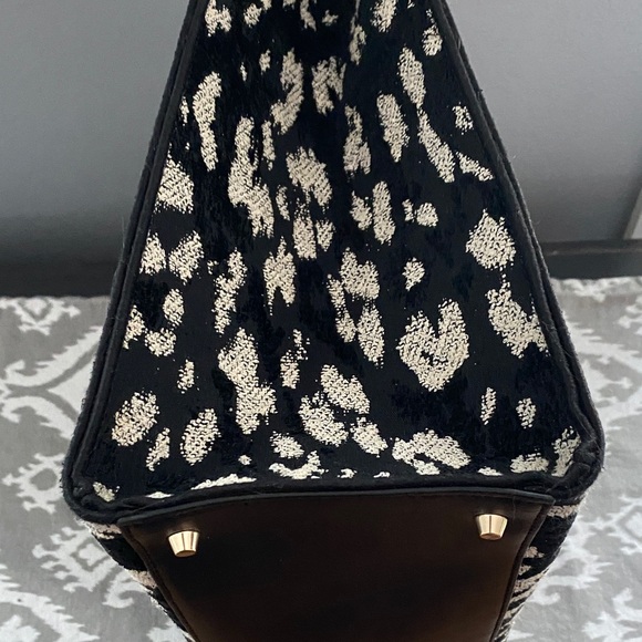 Furla Opportunity Tote Bag in Toni Nero Jacquard Fabric with Leopard Print - Picture 9 of 11